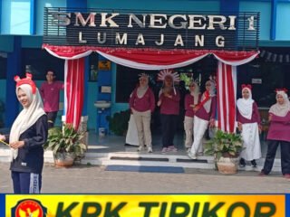 Peringati HUT ke-81 RI, Kepala SMKN 1 Lumajang Turut Terjun Semarakkan Lomba Antar-Warga Sekolah