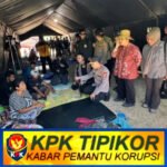 Bencana NTT: Polri Terjunkan Bantuan Logistik dan Tim Medis, Kapolri Tinjau Pengungsian di Manggarai