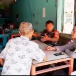 Pererat Sinergi Keamanan, Babinsa Keuneukai Gelar Komsos Bersama Warga