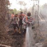 Kapolres Kampar Pimpin Langsung Operasi Pemadaman Karhutla Di Rimbo Panjang : 70 Personel Gabungan Berhasil Padamkan Api Di Lahan Gambut 1 Hektar