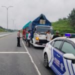 Gerak Cepat Polantas Karib Riau Amankan Terduga Pelaku Pengeroyokan Sesama Pengemudi Di Tol Permai