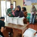 Sinergi TNI–Polri–Gampong: Pantau Distribusi Bantuan Pangan di Kuta Barat Agar Berjalan Lancar dan Tertib 