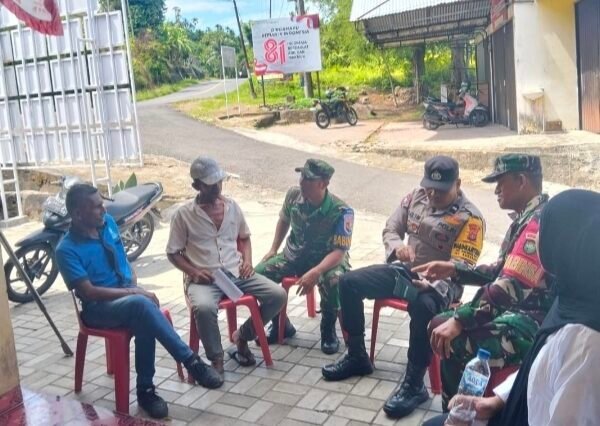 Komsos di Jurong Lhok Drien, Babinsa dan Warga Saling Bertukar Informasi