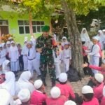 Tanamkan Kedisiplinan, Babinsa Kuta Ateuh Beri Wawasan Kebangsaan ke Siswa Sekolah