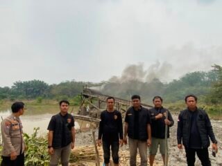 Polsek Kuantan Hilir Tertibkan 2 Rakit PETI Di Desa Tanjung Pisang