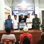 Transparan & Lancar, Babinsa Dampingi Penyaluran BLT Gampong Kuta Timu