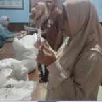 Pemdes Pamuruyan Salurkan Bantuan Beras, Setiap KPM Terima 3 Karung