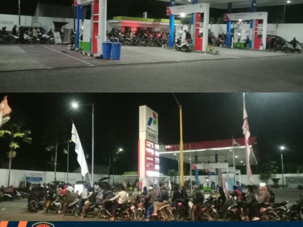 Antrean Pertalite Mengular Hingga 1 Kilometer di SPBU Sumberjambe, Warga Memilih Bertahan Jam-jam
