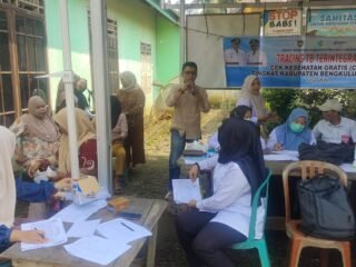 CEK KESEHATAN GRATIS RUTIN, PEMDES PADANG PANDAN DORONG DETEKSI DINI PENYAKIT