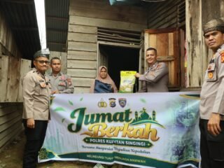 Jumat Barokah, Polres Kuansing Salurkan Sembako Kepada Masyarakat