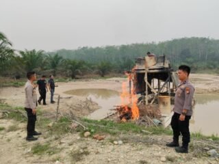 Polsek Benai Tertibkan Empat Rakit PETI Di Gunung Kesiangan