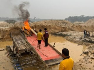Polsek Singingi Tertibkan Empat Rakit PETI Di Muara Lembu