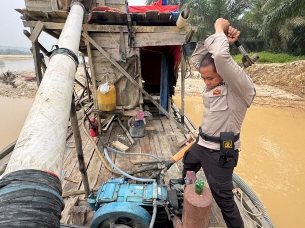 Polsek Singingi Hilir Tertibkan Dua Rakit PETI Jenis Dompeng Di Pulau Dani