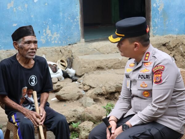 Polres Sabang Berbagi, Kapolres Salurkan Bansos kepada Masyarakat Kurang Mampu di Gp. Jaboi