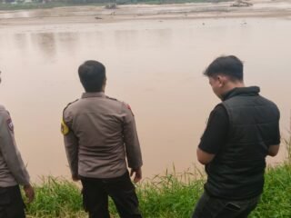 Layanan Kepolisian 110 Ditindaklanjuti, Polsek Cerenti Temukan Dua Rakit PETI Di Sungai Kuantan