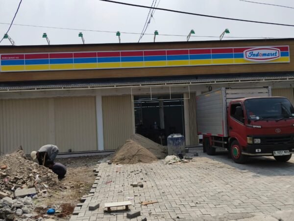 Proyek Pembangunan Indomaret Kampung Rawa Barat 102 di Duga ilegal Menjadi Tantangan Satpol PP Tangsel