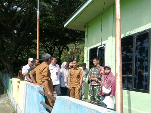 Dukung Pengembangan Kampung Nelayan, Babinsa Jaboi Dampingi Survei Dinas Kelautan