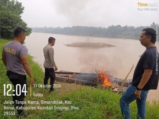 Polsek Benai Tindak PETI Di Dua Desa, Satu Rakit Tambang Emas Ilegal Dimusnahkan