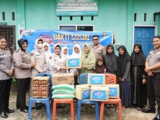 Sambut Hari Jadi Ke-75 Humas Polri, Bidhumas Polda Riau Berbagi Kebahagiaan Dengan Anak Panti Asuhan