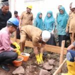 Wali Kota Sabang Letakkan Batu Pertama Rumah Duafa dan Salurkan Zakat Langsung ke Mustahik