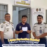 Bimker Lapas Narkotika Rumbai Salurkan Premi Kepada Warga Binaan Pemasyarakatan