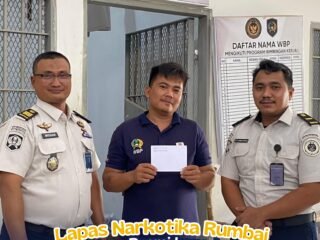 Bimker Lapas Narkotika Rumbai Salurkan Premi Kepada Warga Binaan Pemasyarakatan