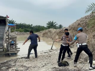 Polres Kuantan Singingi Tertibkan 23 Unit Rakit PETI Di Empat Lokasi