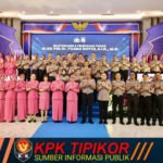 Penuh Kehangatan, Momen Perpisahan Irjen Pol. Pasma Royce dengan Keluarga Besar Polda Jatim