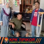 Wujudkan Kepedulian, LBH Gadjah Madha Indonesia Bantu Alat Mobilitas Warga Cluring