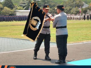 Tinggalkan Polda Jatim, Irjen Pol Nanang Avianto Titipkan Pesan Pengabdian dan Bangga Atas Tanda Kehormatan Samkaryanugraha